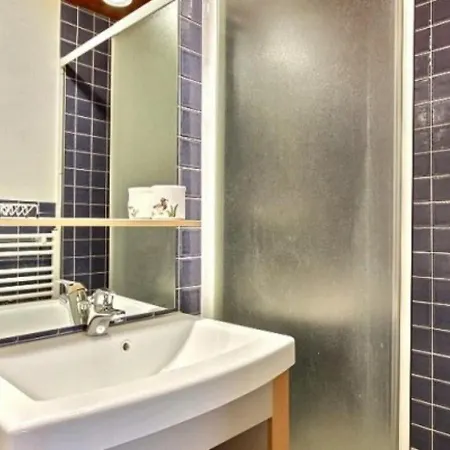 Cosy Au Pied Des Pistes Avec Balcon Et Equipements Modernes - Fr-1-455-61